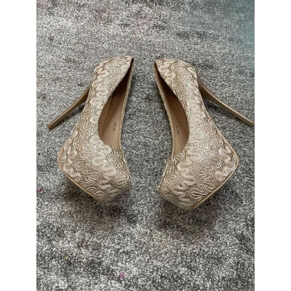 Women’s Lace Heels - Picture 12 of 17
